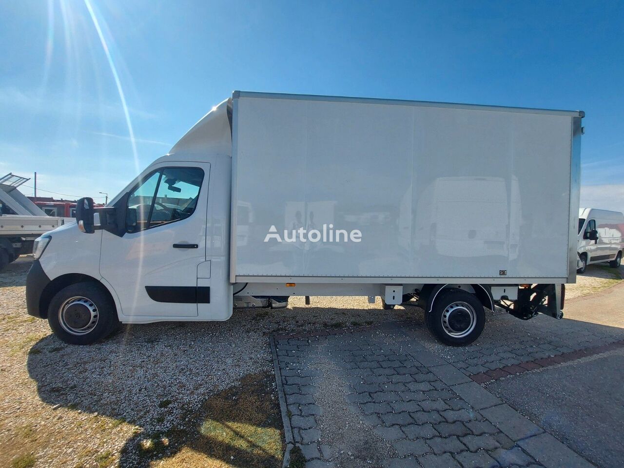 new Renault Master L3H1P3 165Ps Koffer + LBW auf Anfrage box truck