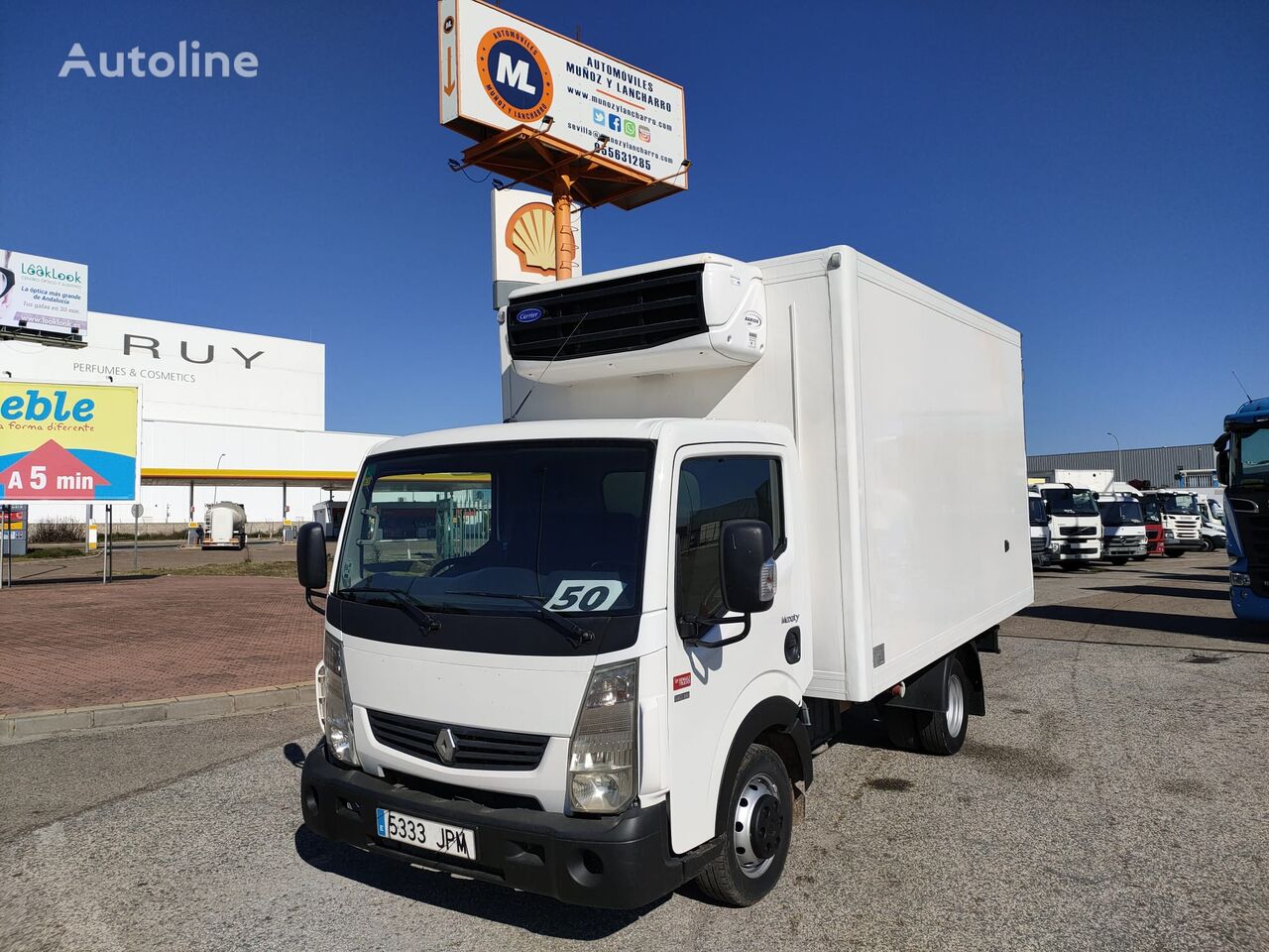 Renault MAXITY 140 refrigerated truck